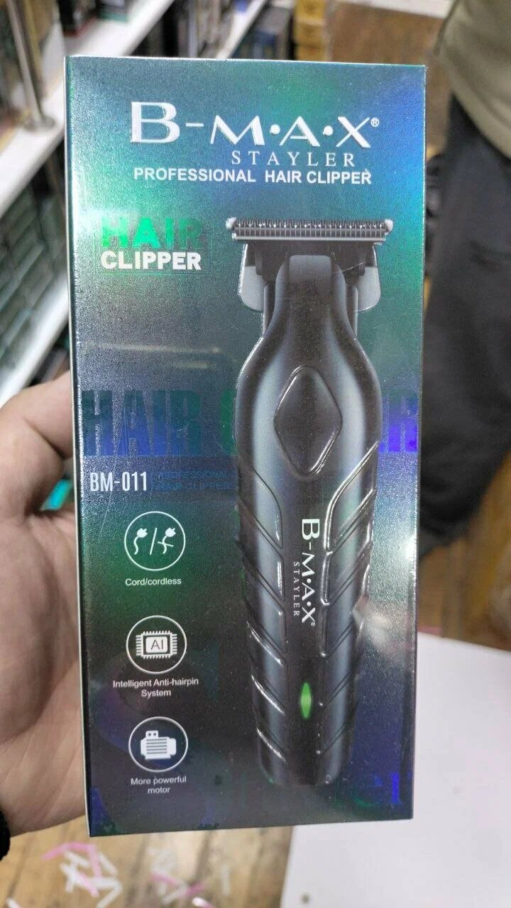 Машинка для стрижки B-MAX BM-011, питание от USB, время автономной работы 120 мин