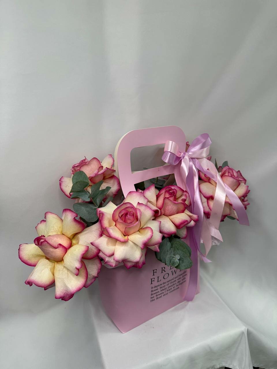 Композиция из 7 розовых французских роз