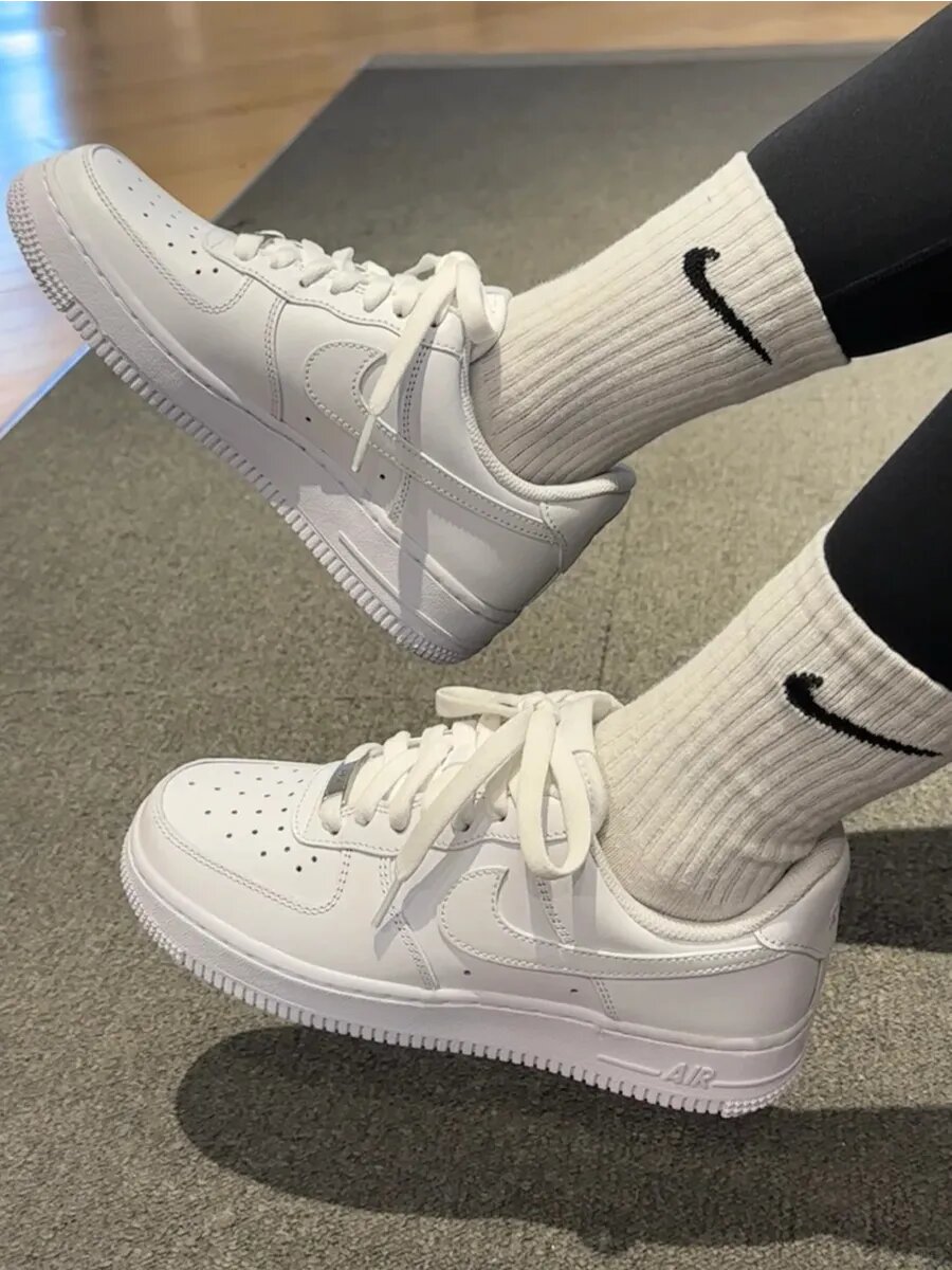 Кроссовки NIKE