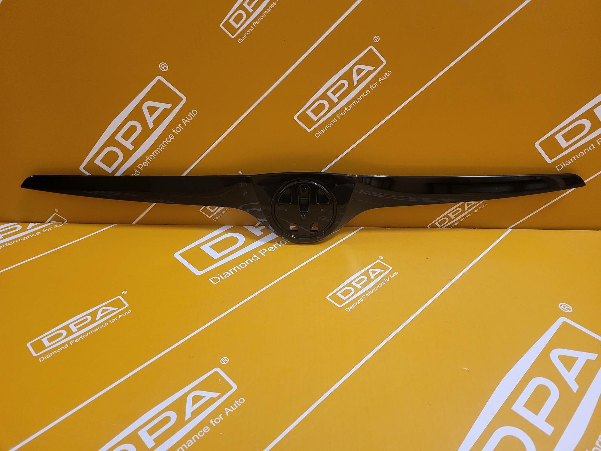 Молдинг капота черный Skoda Fabia 2 2010-2015/Roomster 2011-2015 (ОЕ: 5J0853633C)