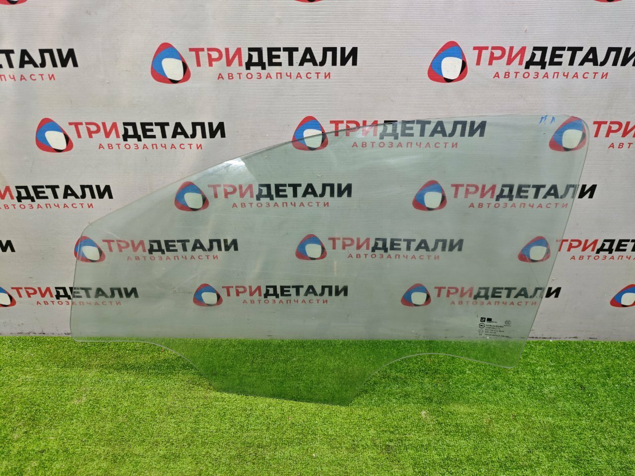 Стекло двери Chevrolet Aveo 1.6 F16D4 2012 перед. лев. (б/у)
