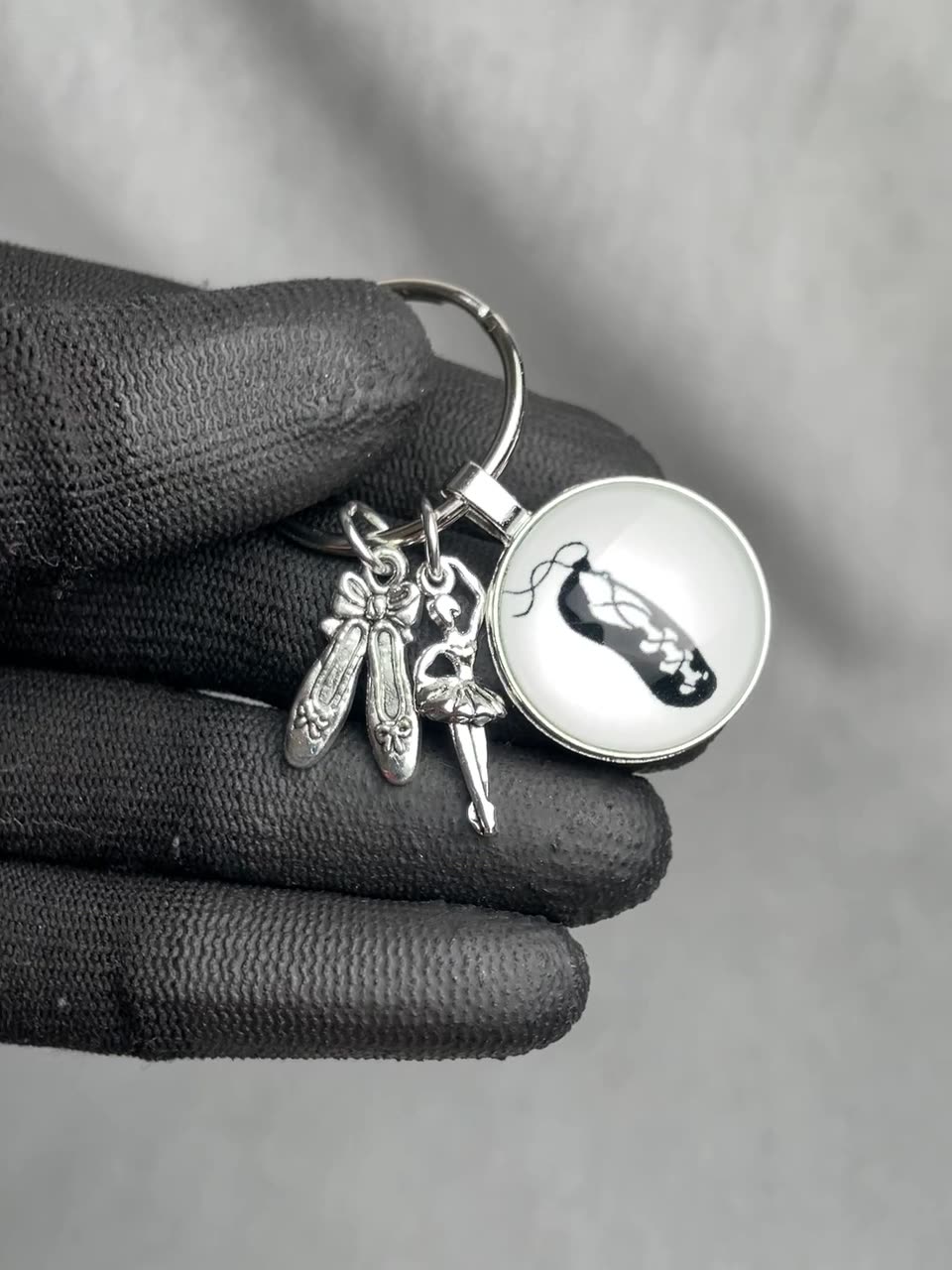 Брелок remove, белый, — фото 1