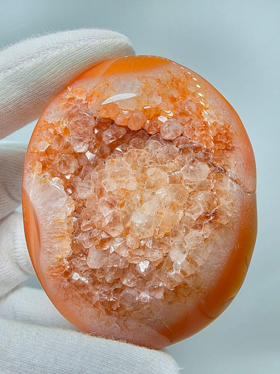 Сердолик с жеодой 74 мм, 159 г.