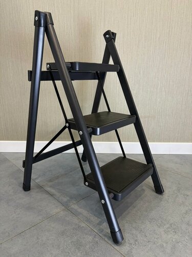 Изображение товара Стремянка 3 ступени / Лестница стремянка / Стремянка для квартиры и дома