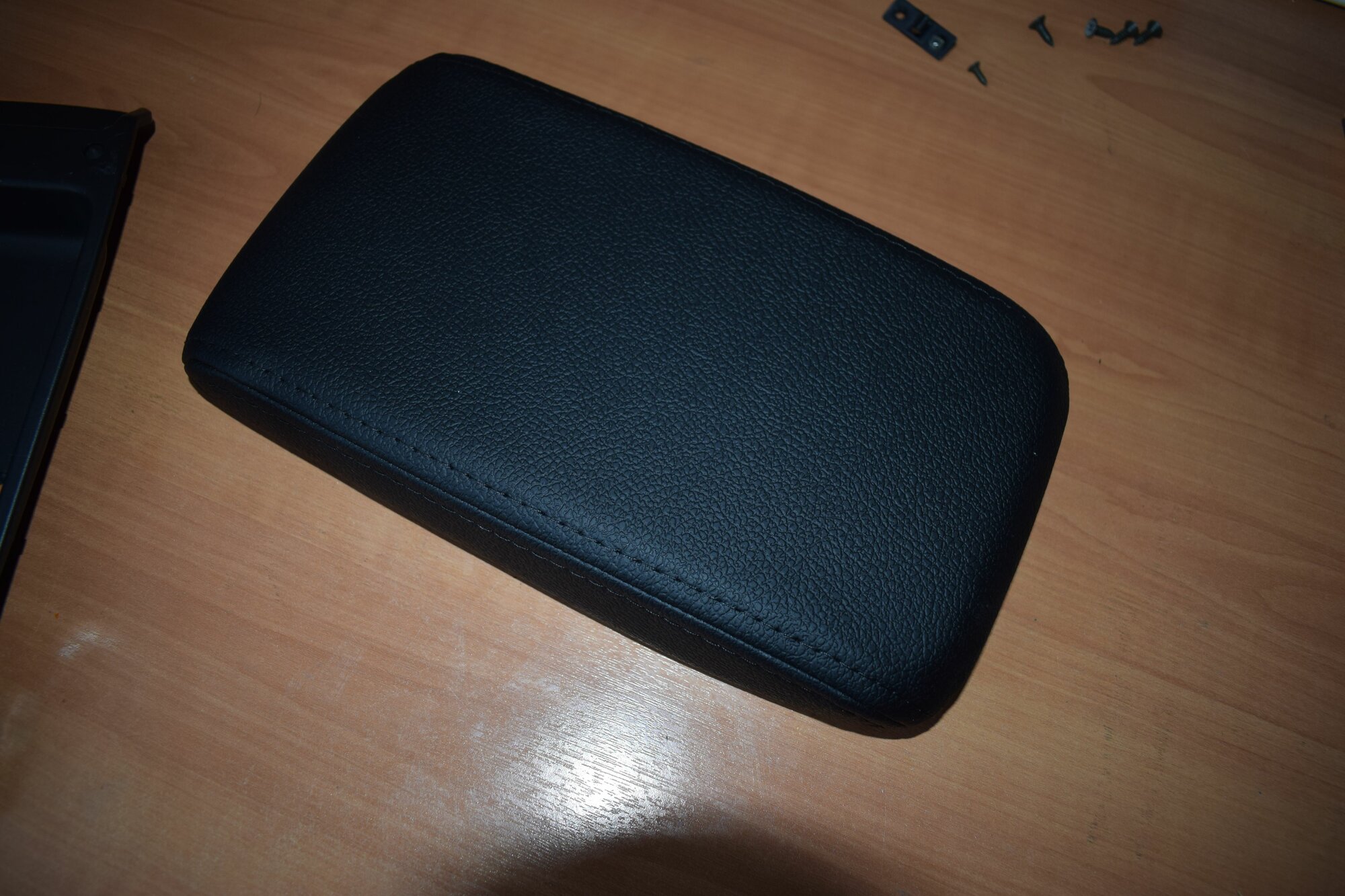 Чехол на подлокотник Лансер 10 — фото 1