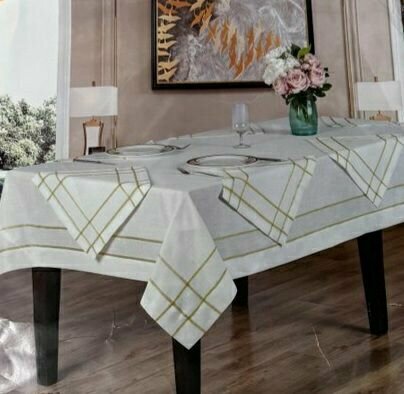 Набор скатерть и салфетки для сервировки стола, белый, декоративная строчка (золото)