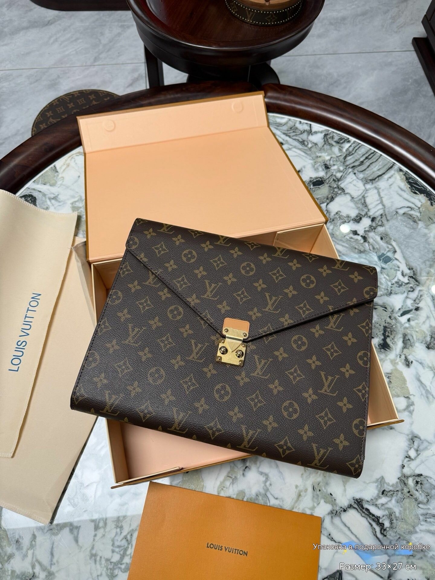 Louis Vuitton Папка-конверт A4, 1 шт.
