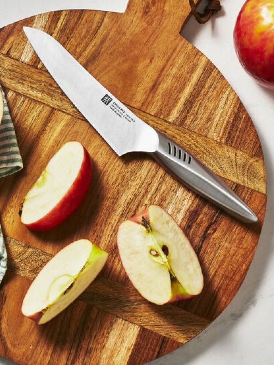 Нож кухонный Японский Сантоку Zwilling Twin Fin II 14см.