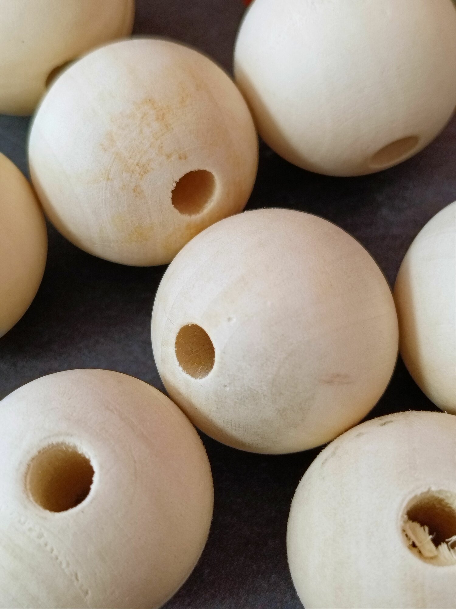 Бусины деревянные круглые для дред косичек макраме 30мм 8шт — фото 1