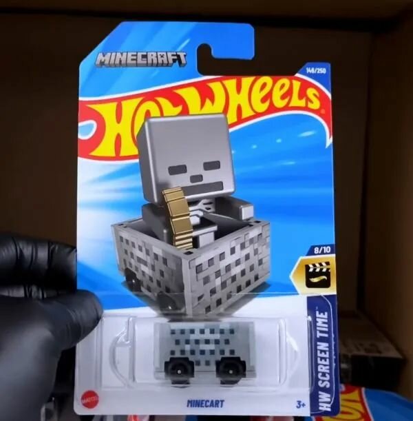 Машинка Mattel Hot Wheels 2025 C4982 Minecraft