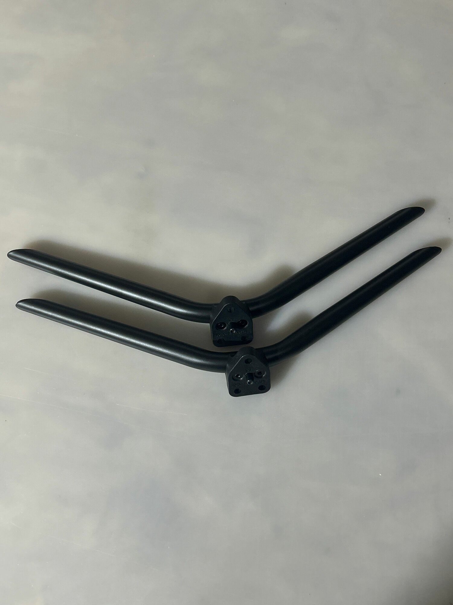 Подставка комплект комплект 2 шт (графит), для телевизора Haier 65SmartTVS1