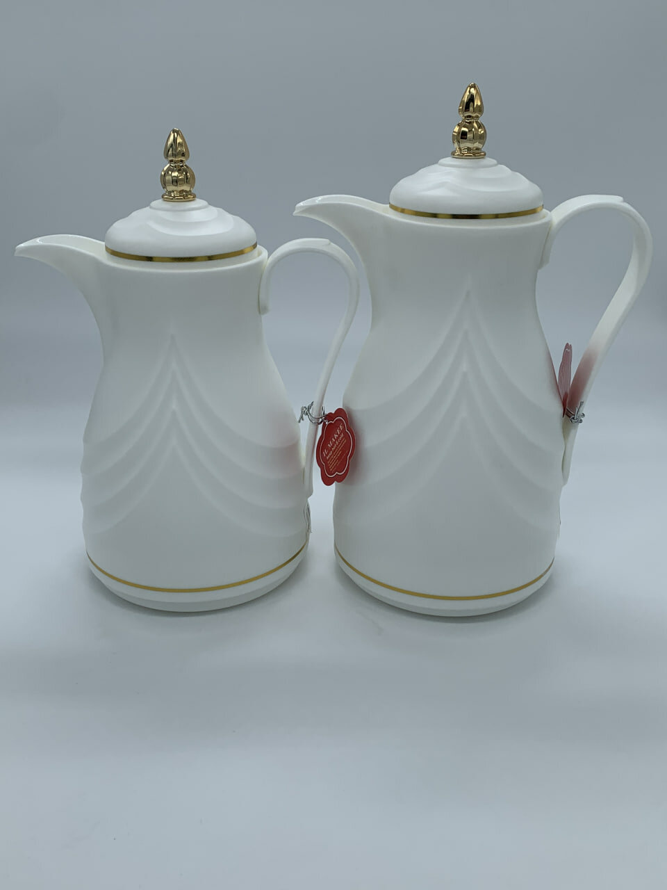 Термос MIX PODAROK 1+1, 1 Л — белая колба, корпус и крышка из пластика. Сохраняет тепло 12–24 ч.