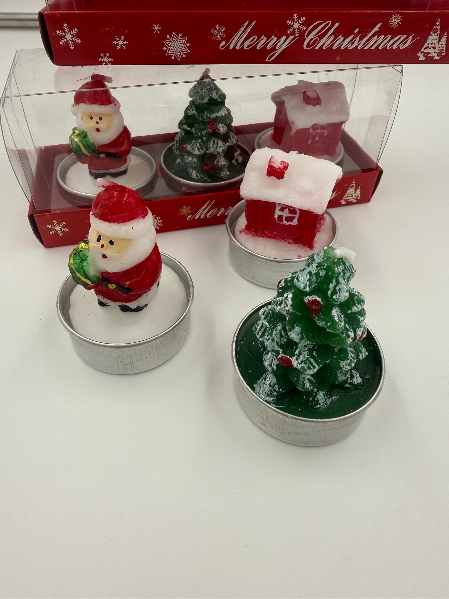 Набор новогодних фигурных свечей “Волшебный лес” 3/4 штуки в подарочной упаковке