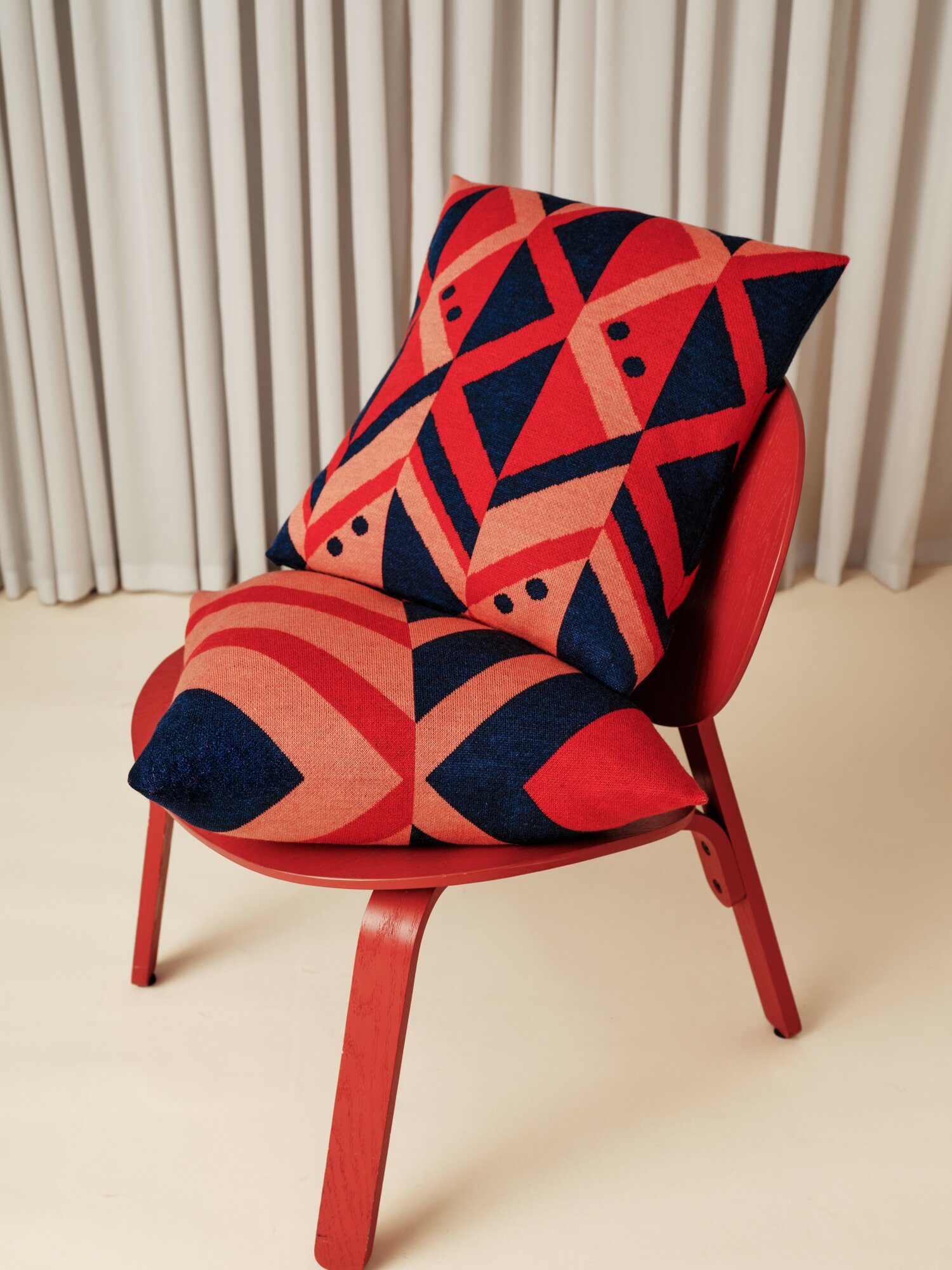 Подушка BRIGHT STUDIO 45x45, вязаная, шерсть и акрил, съемный чехол