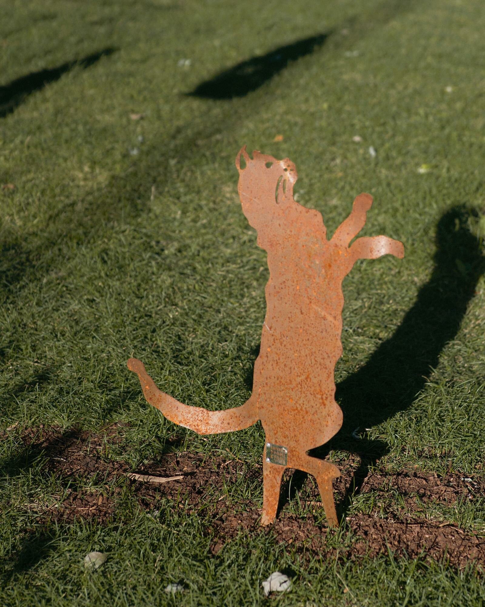 Шпилька садовая  Котик охотится   котик за работой  60x82 7 см