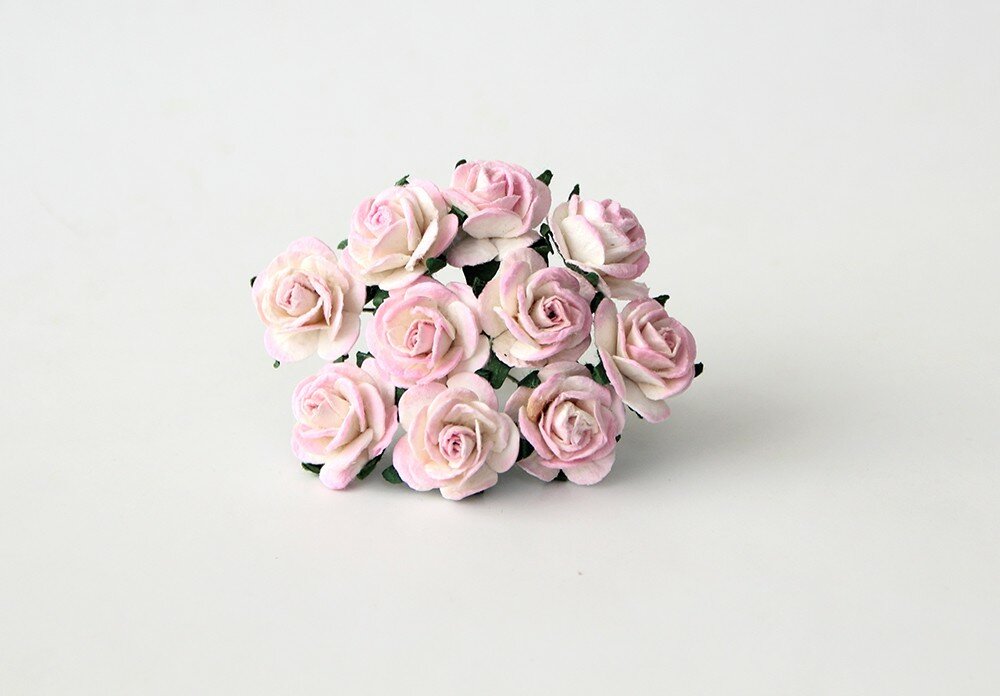 Розы миди 2 см, цвет - светло-розовый с белым, 5 шт
