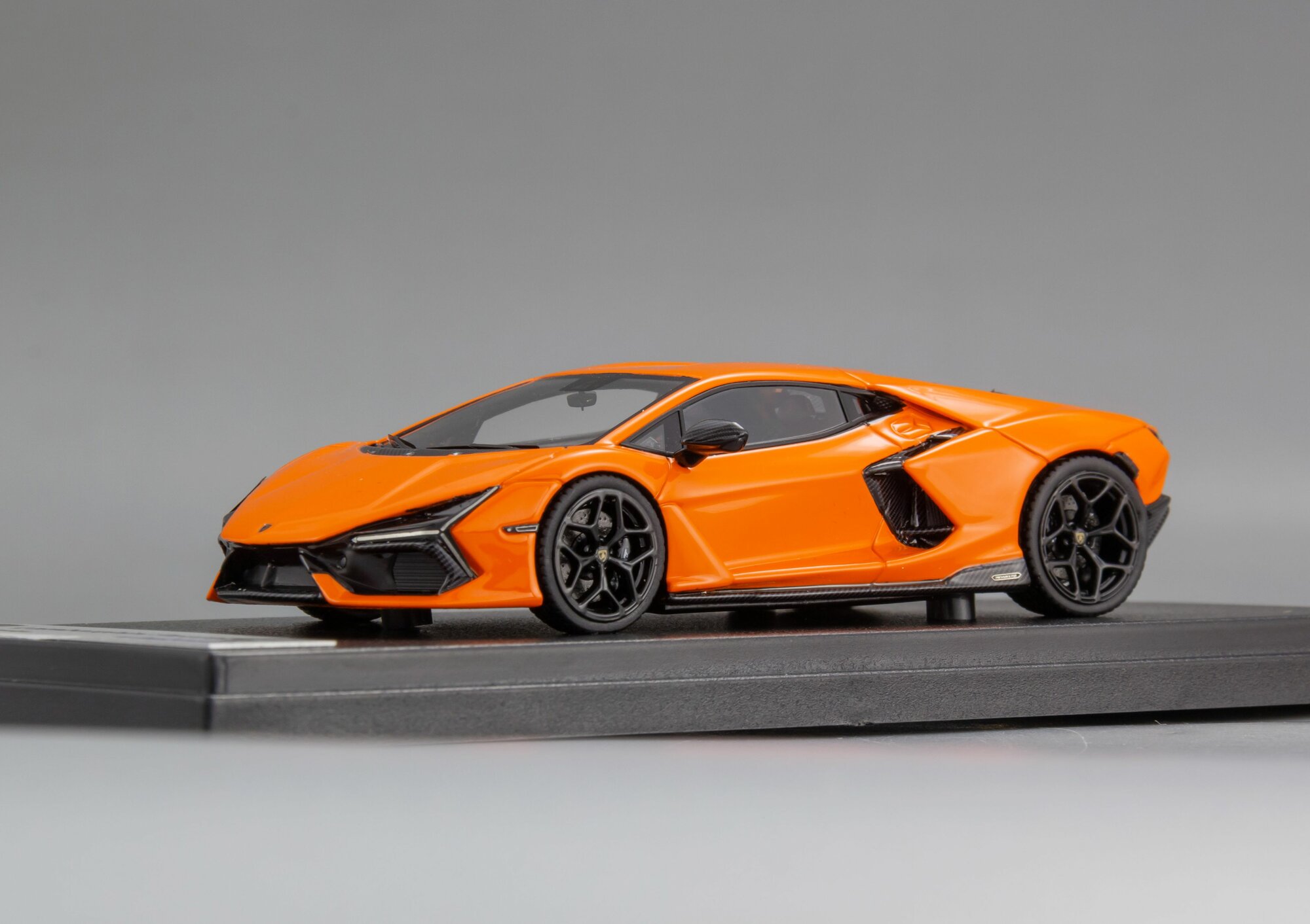Масштабная модель Lamborghini Revuelto — фото 1