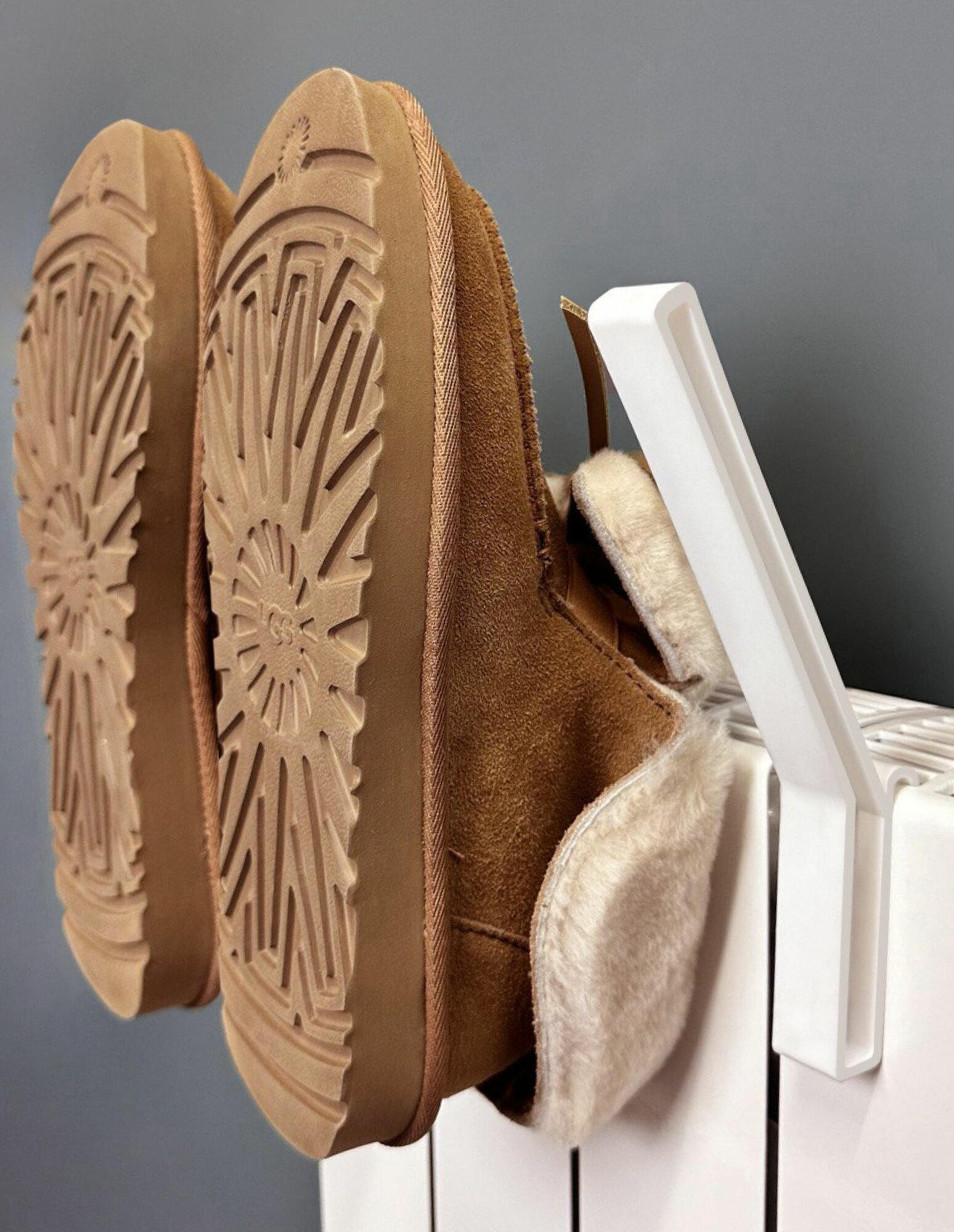 Сушилка на батарею для обуви и одежды, крючки на батарею 4 шт — фото 1