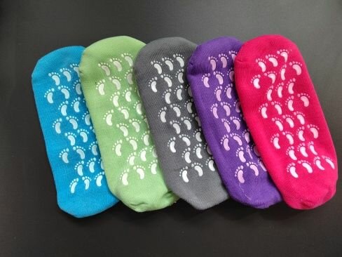 Многоразовые увлажняющие гелевые спа носочки Spa Gel Socks, светло-зеленые — фото 1