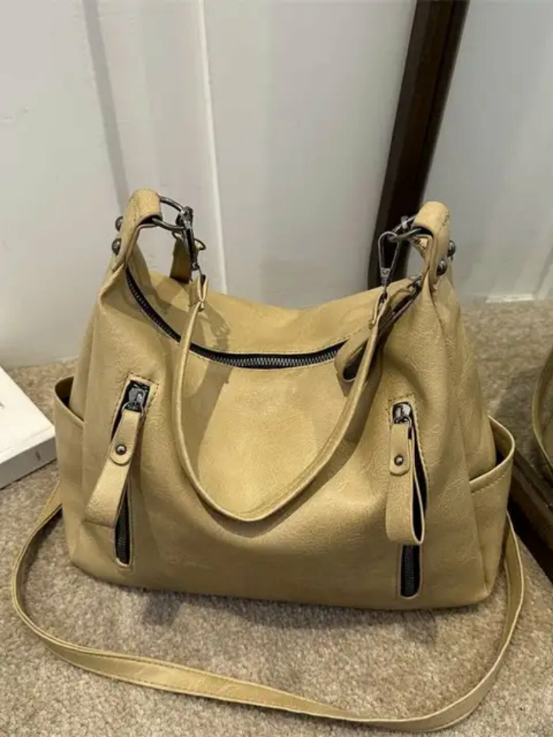 Сумка  Urban Multi-Pocket Shoulder Bag, фактура гладкая, золотой