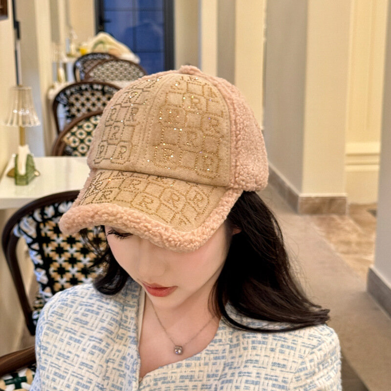 Бейсболка "Овечий флис с бриллиантами", женская, хаки, регулируемая, осенне-зимняя