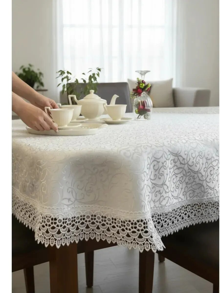 Скатерть овальная на стол тканевая с кружевом 150х220 — фото 1