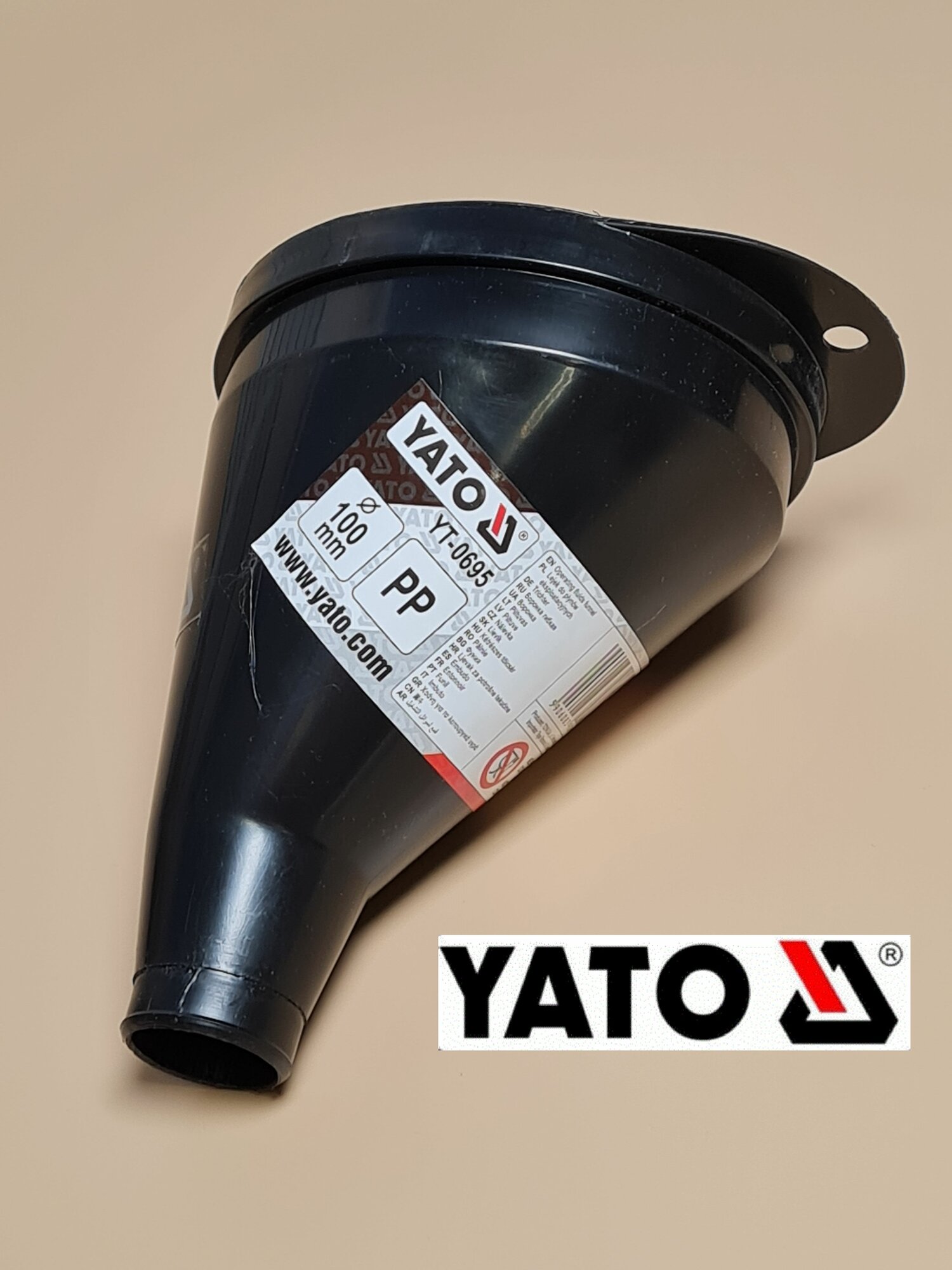 Воронка Yato для расходных жидкостей 10 см арт. YT-0695