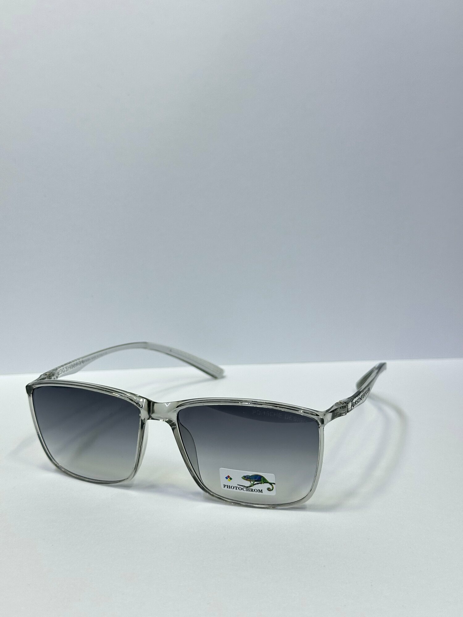 David Beckham HAMILYON — Данные очки оснащены фотохромными линзами которые автоматически меняют цвет