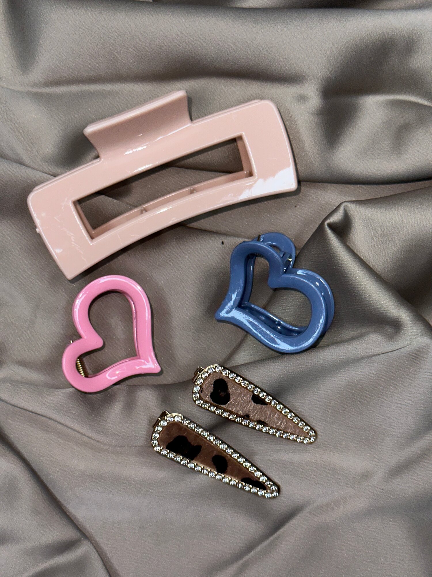 Набор заколок для укладки волос "Крабик" от бренда Квадратик, 6 в 1, цвет капучино