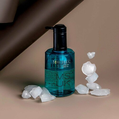 Гель-шампунь для глубокой очистки кожи головы с ментолом MOCHEQI MUSK