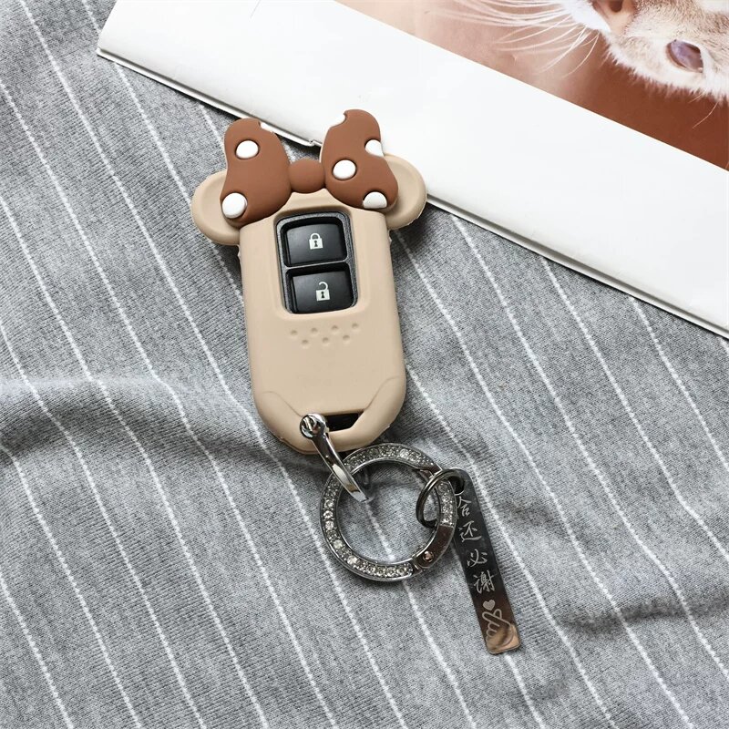 Чехол для ключей Toyota Yaris Classic с коричневой бабочкой, серебряным кольцом, значком и застежкой - модный брелок