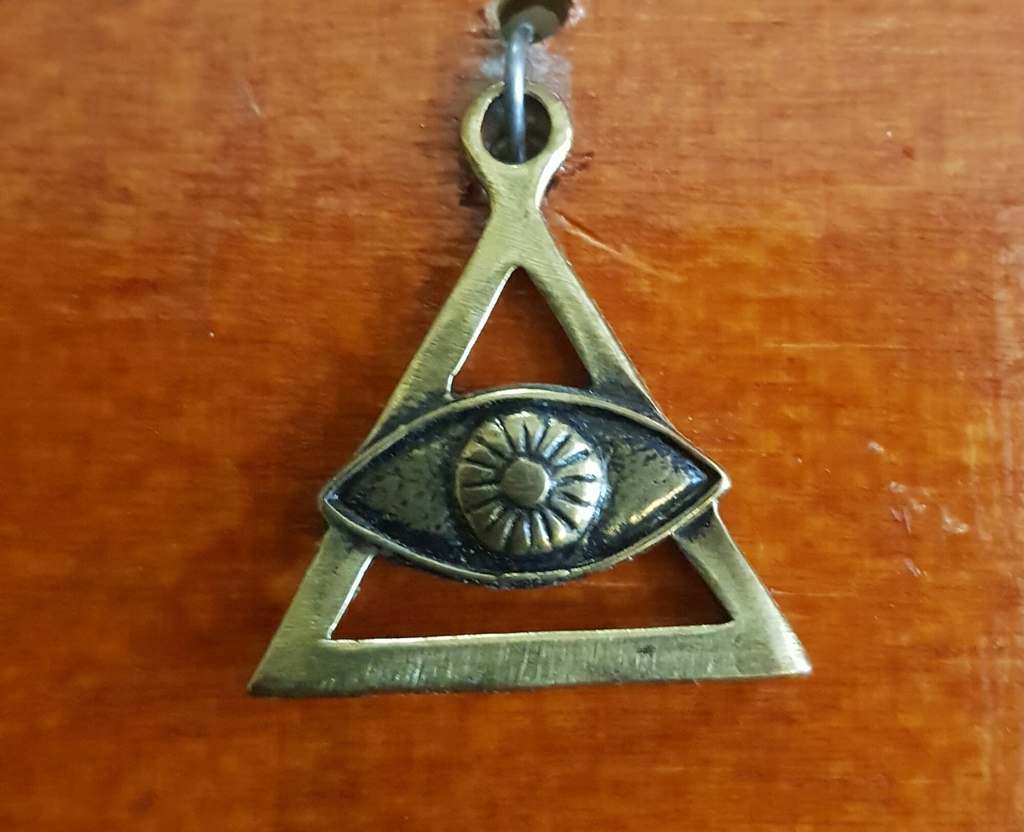 Амулет талисман защитный "Око божественной мудрости, защищающее от ошибок и слабости" 2х2,3см, металлический, 059Вит