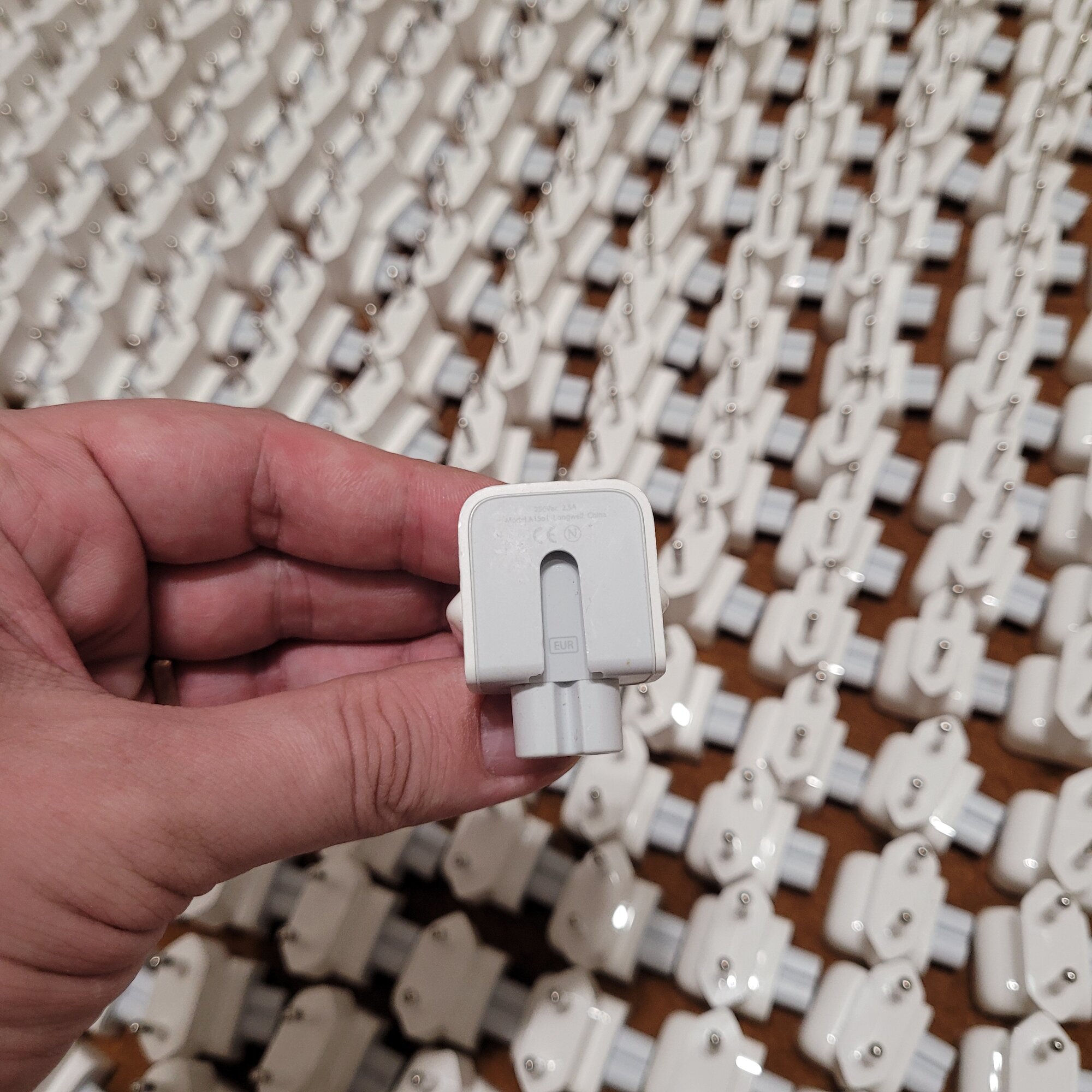 Адаптер-переходник Europlug (Евровилка) для блоков питания Apple MacBook/iPad/iPhone, белый