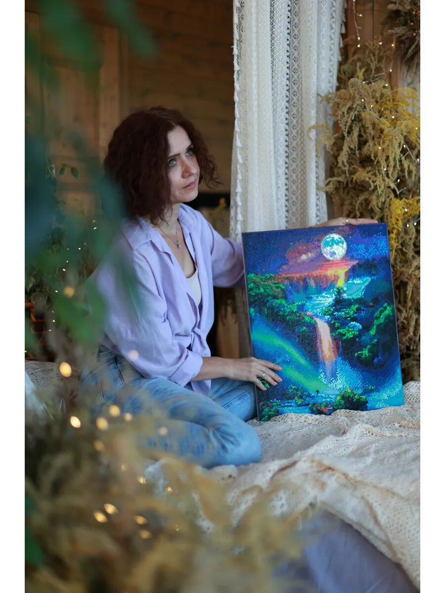 Алмазная мозаика на подрамнике 40х50 светящиеся стразы — фото 1