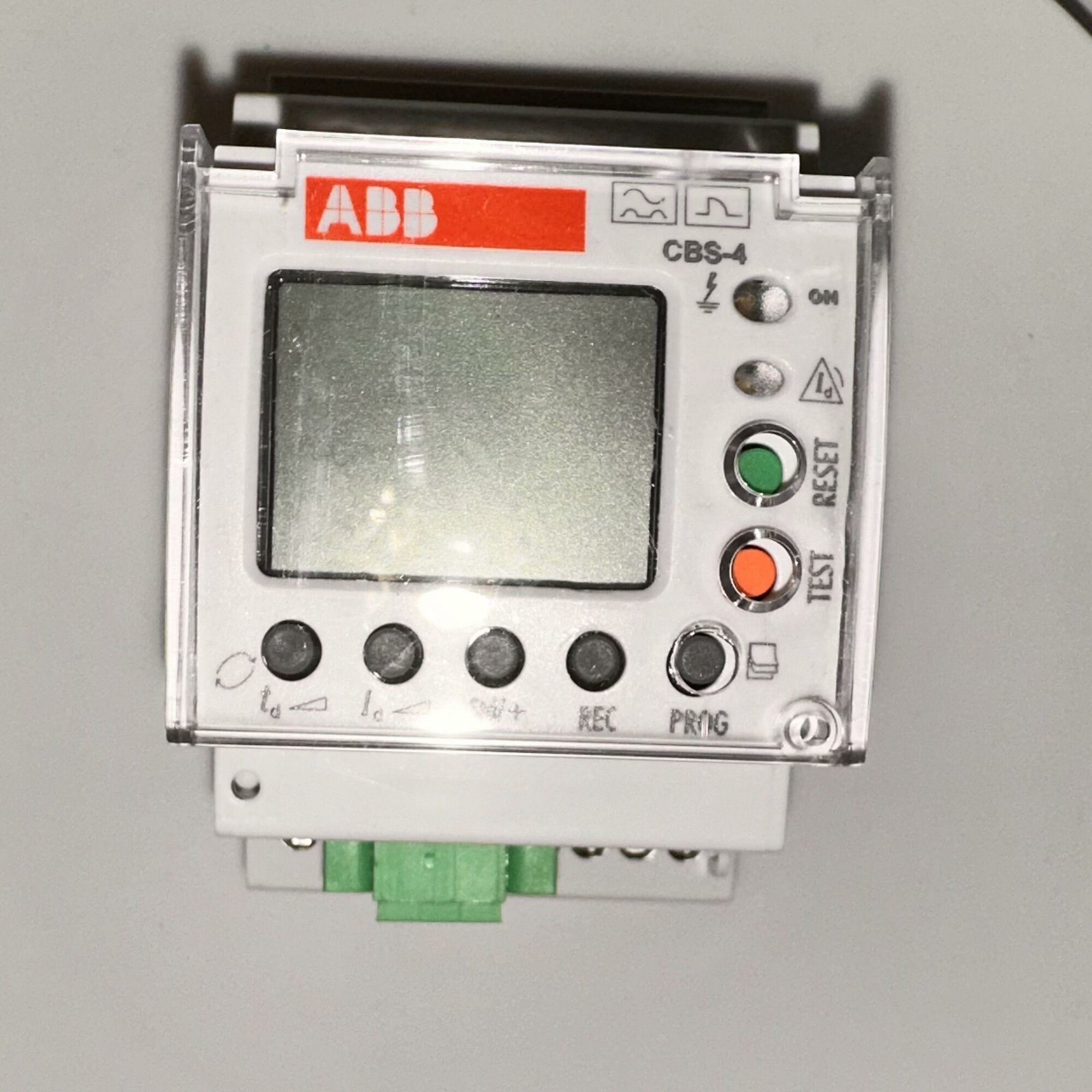 Дифференциальное реле ABB CBS-4C 2CSJ342001R0202, IP20, выходное напряжение 220В, 3 полюса