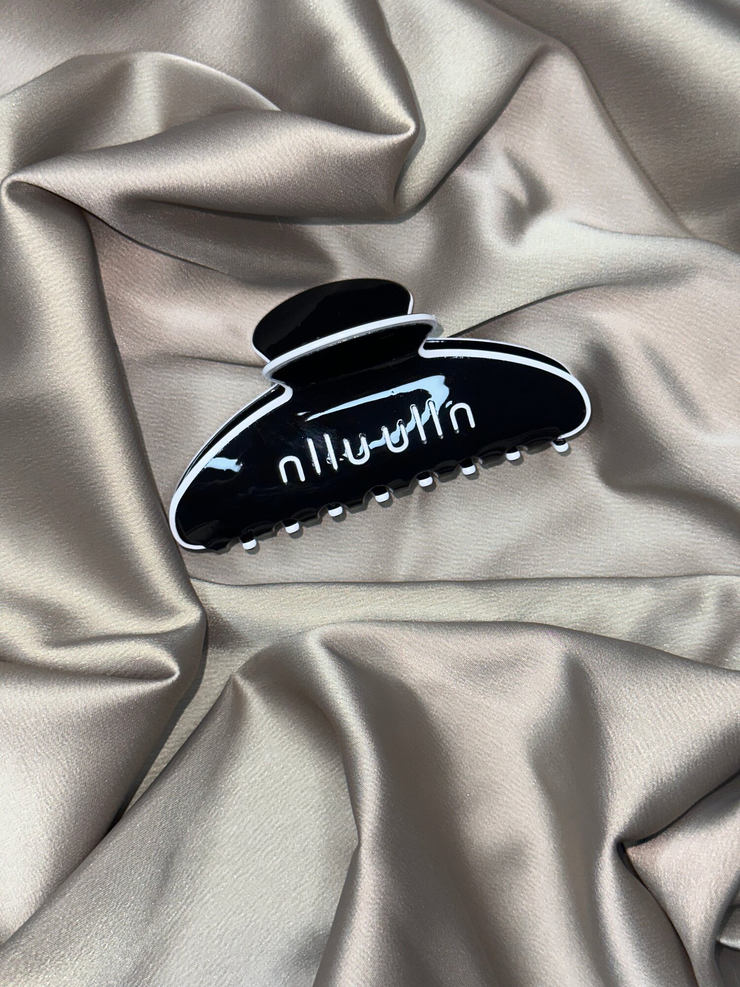 Корейская , модная , стильная заколка MIO MIO, цвет пудровый , подходит для длинных и коротких волос