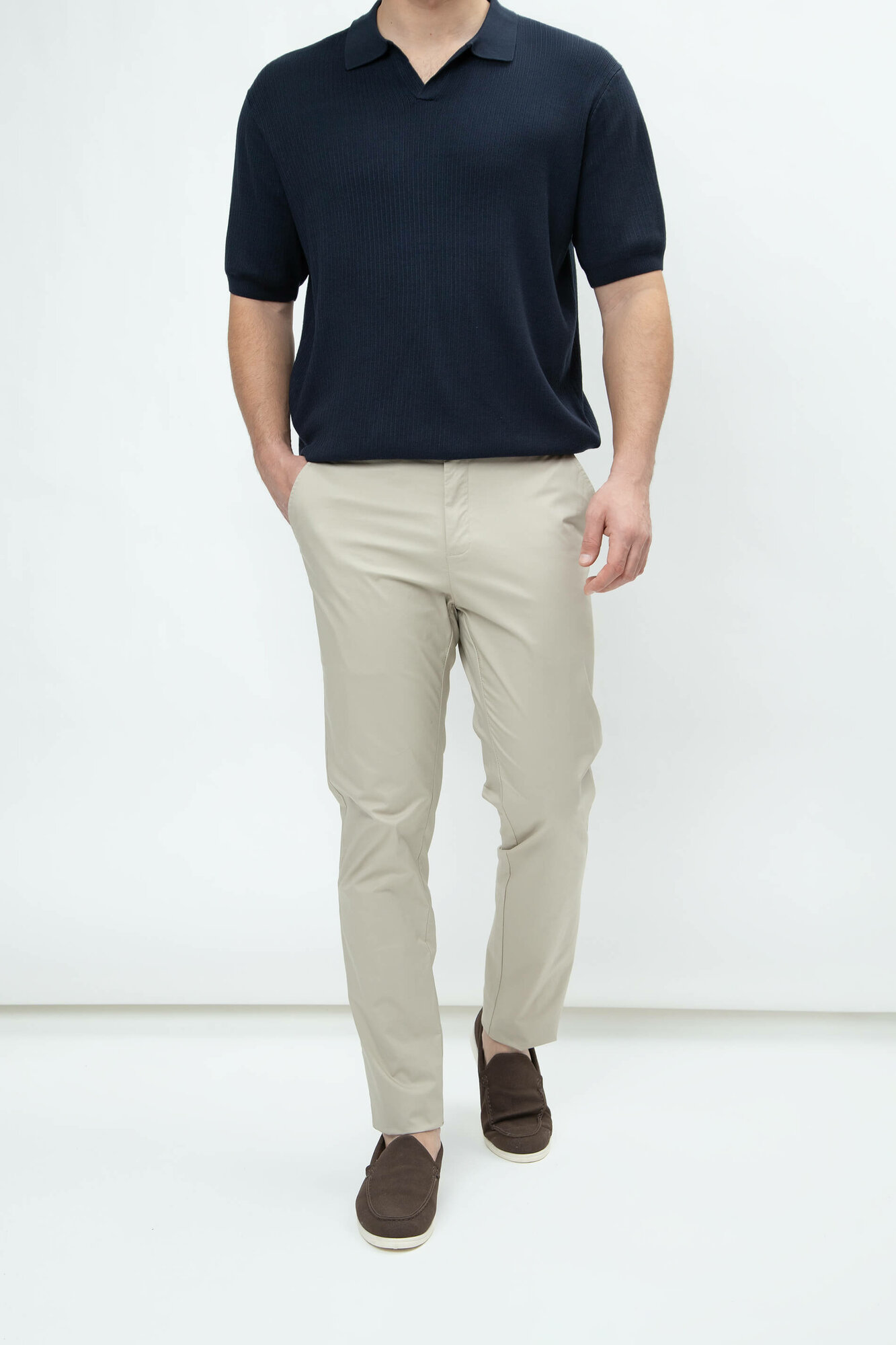 Брюки чинос