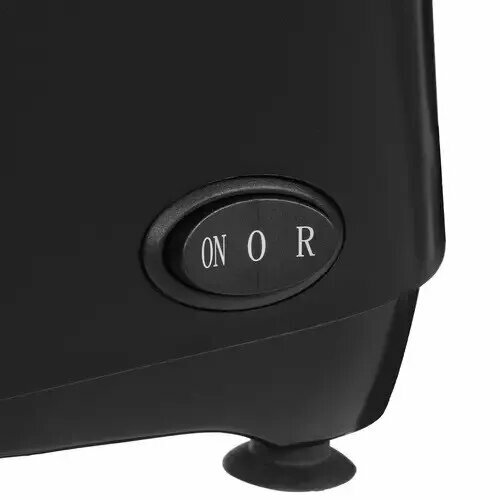 Мясорубка DEXP MG-2000S, система реверса, 2 насадки для колбас, 7 насадок — фото 1