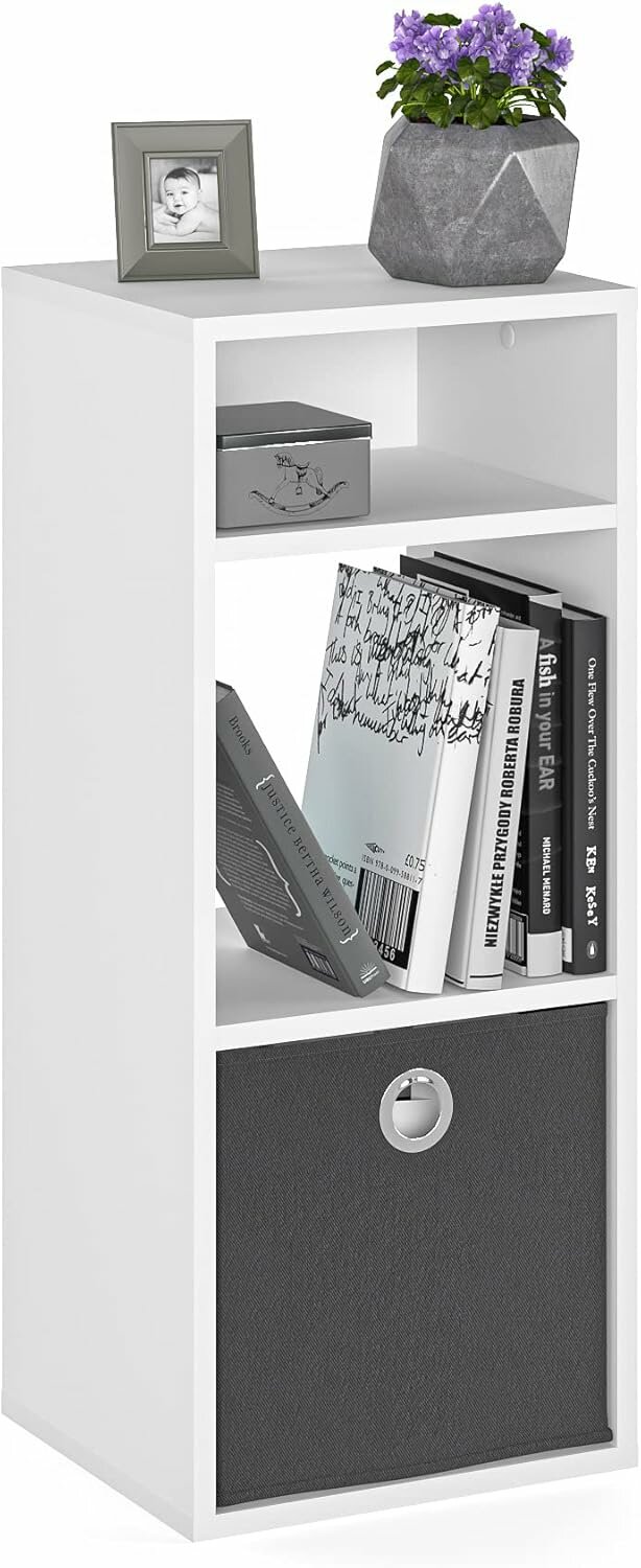Книжный шкаф