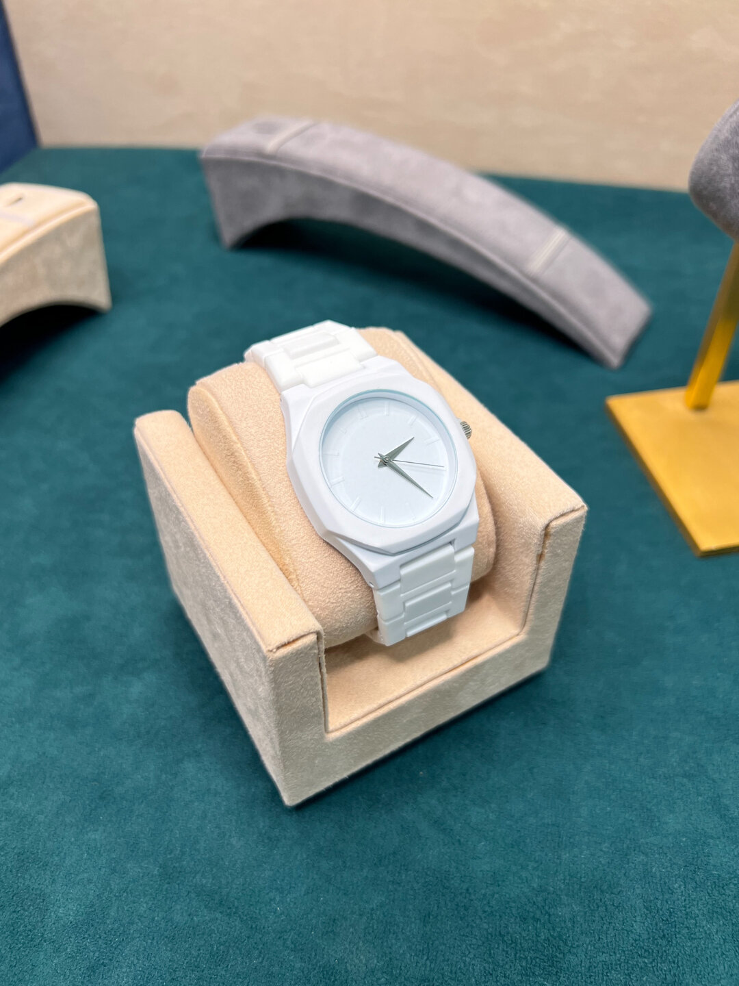 Наручные часы 180