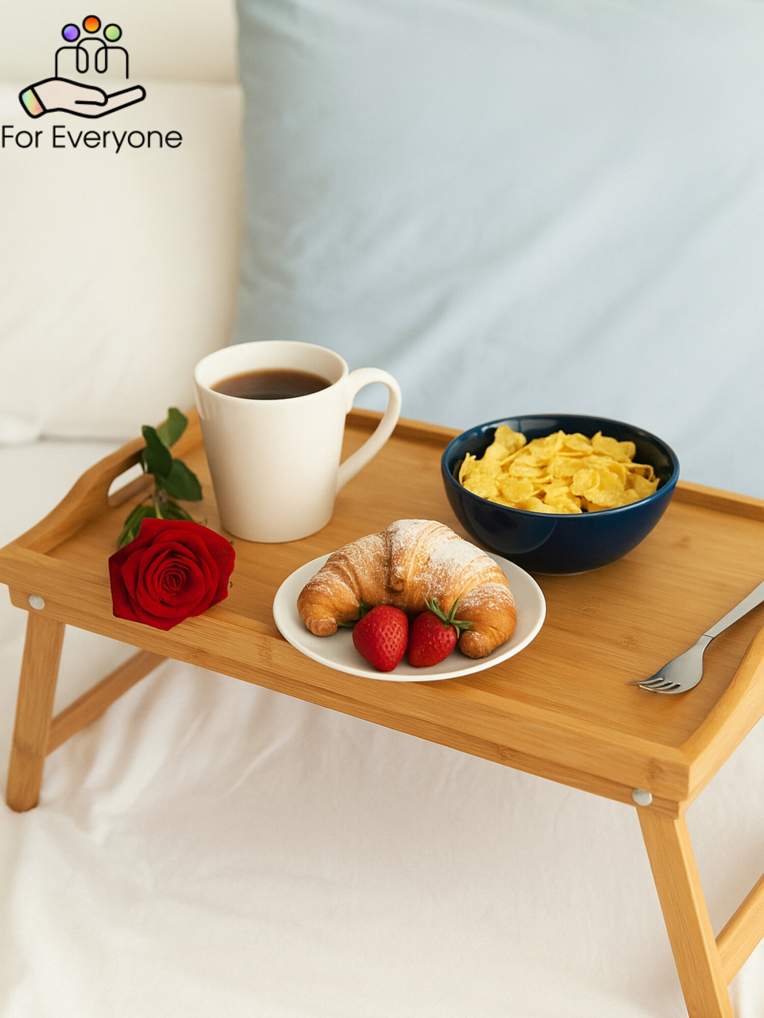 Бамбуковый столик / поднос на ножках для завтрака в постель, 50х30х25