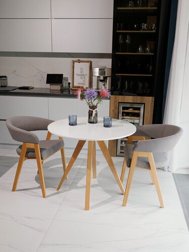 Изображение товара Стол обеденный круглый для дома раздвижной 80х80 см. Белая столешница, ножки массив