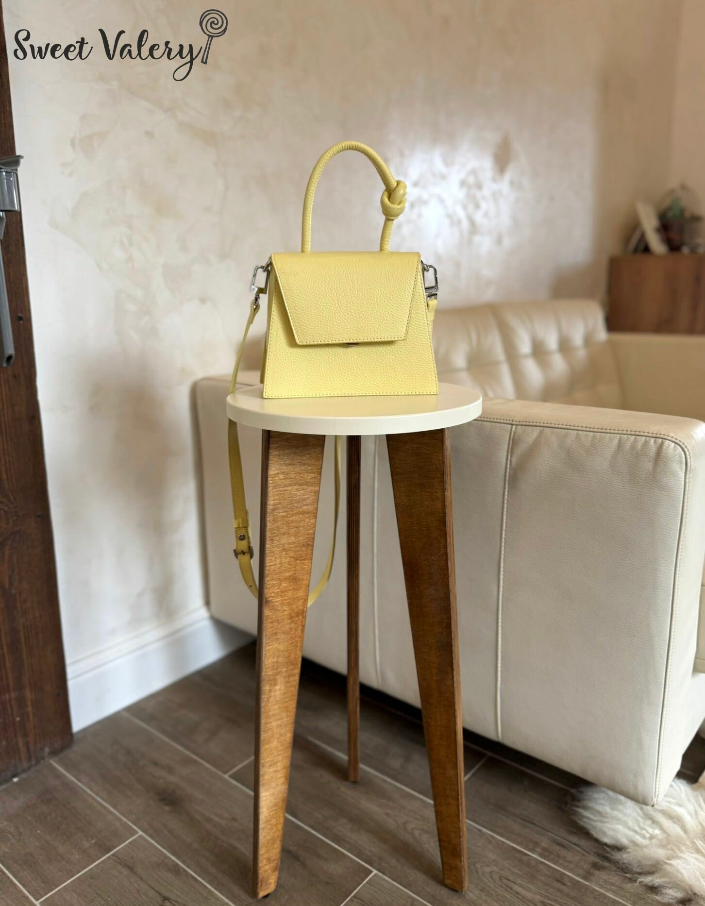 Столик журнальный,60х30см, цвет кремовый, SweetValery