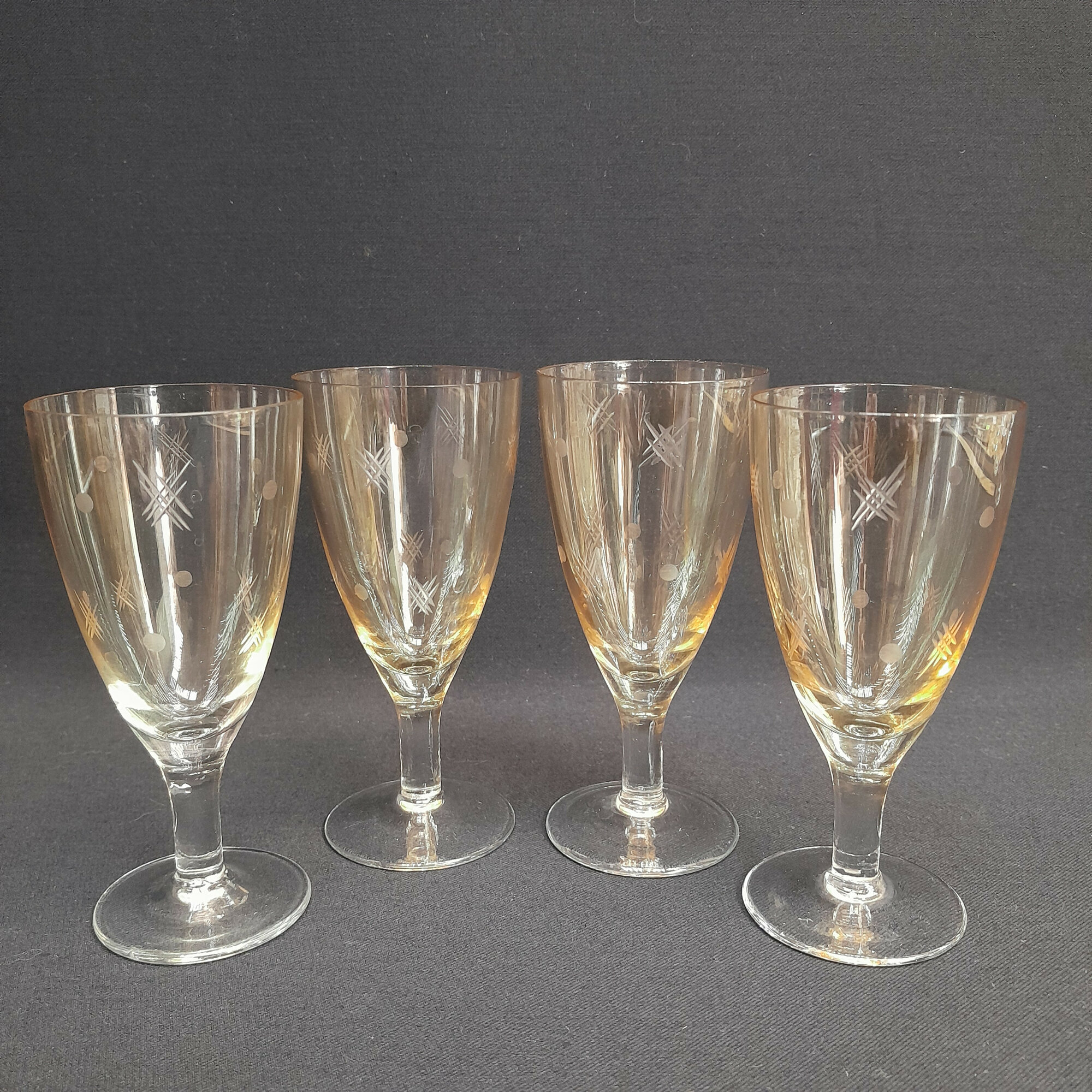 Набор рюмок 4 шт 70 мл, цветное стекло, ручная резка, высота 11 см. Винтаж, СССР.