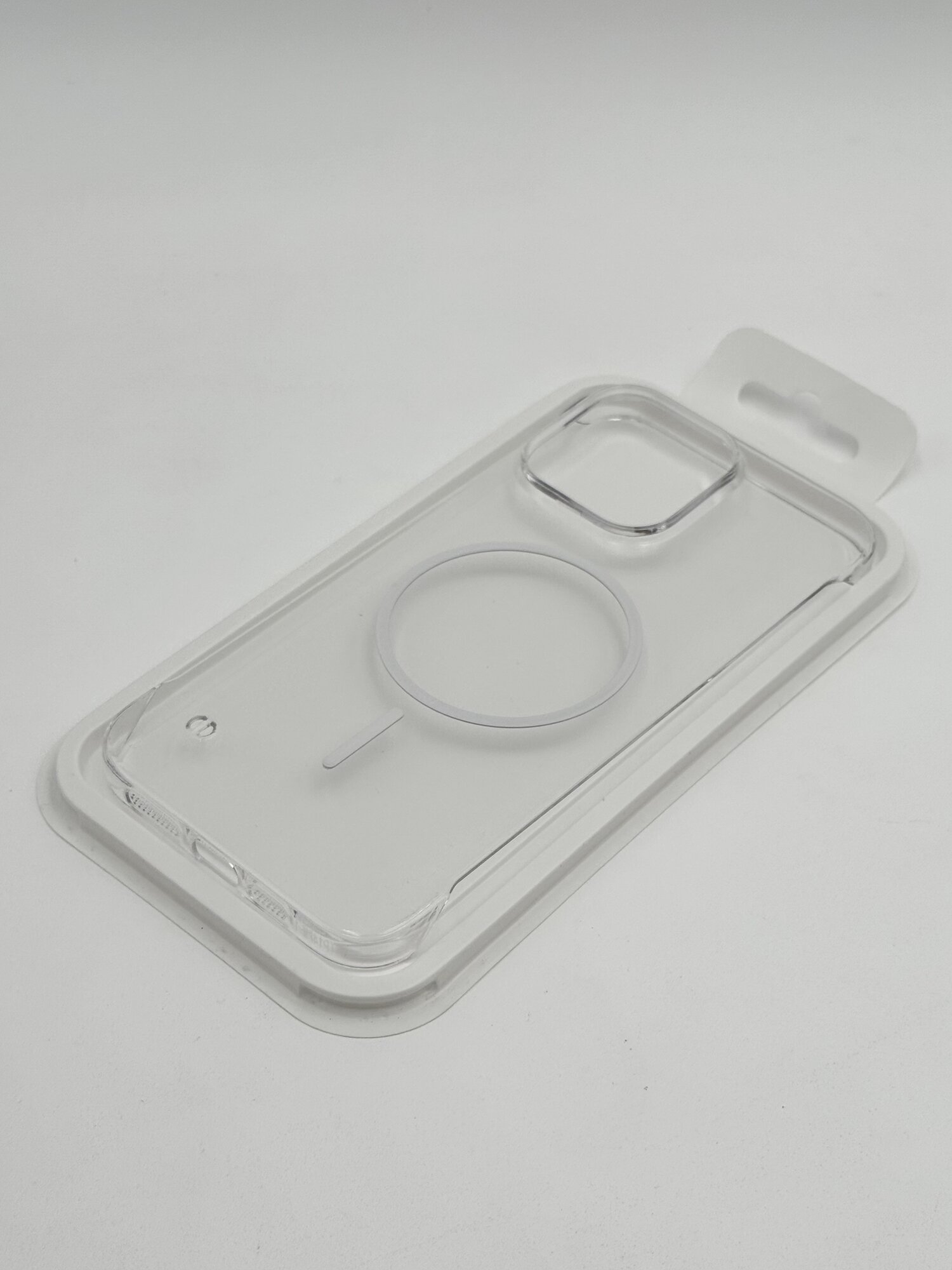 Летний Прозрачный чехол с MagSafe для IPhone 14 pro max. Чехол нежелтеющийся.