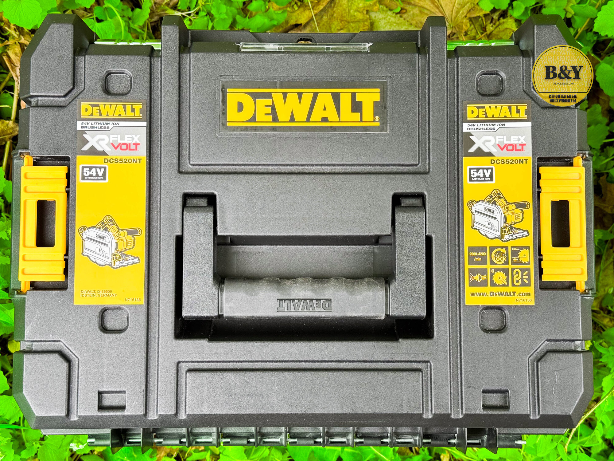 Аккумуляторная пoгружнaя дисковaя пилa DeWALT DCS520NT 54В