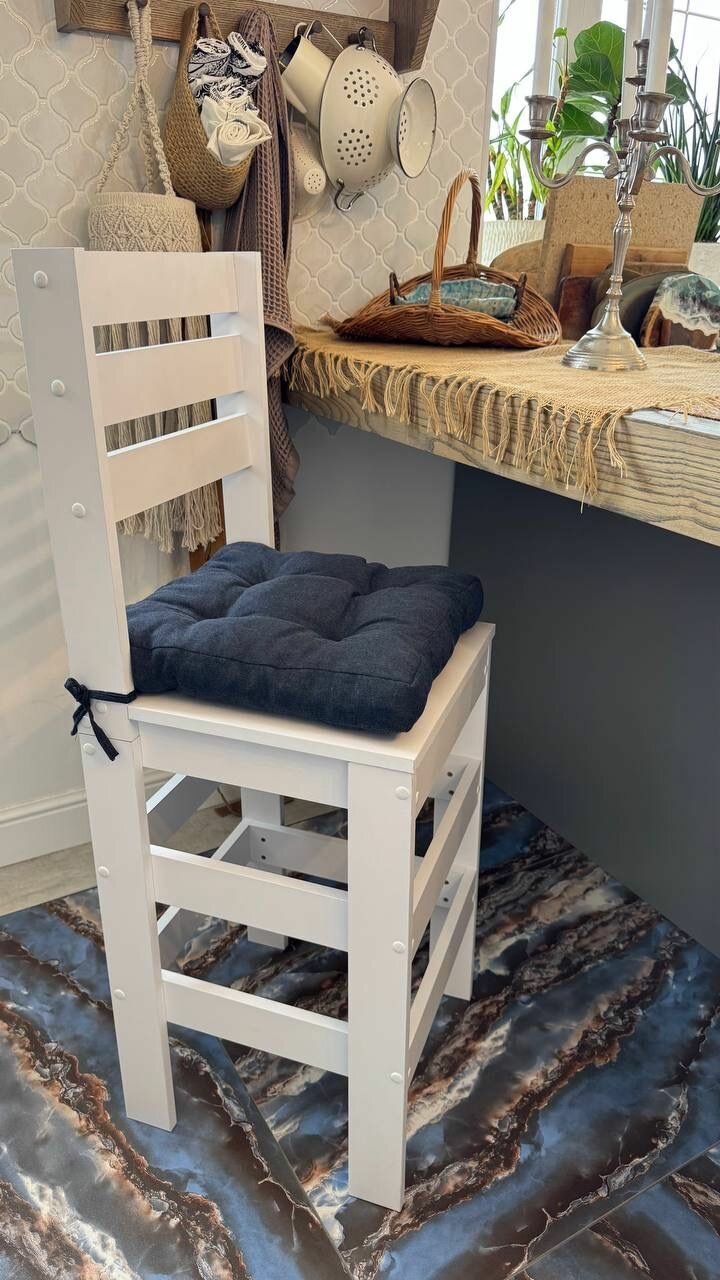 Барный кухонный стул Кантри New Victoria с подушкой рогожка индиго (высота сиденья 65 см)