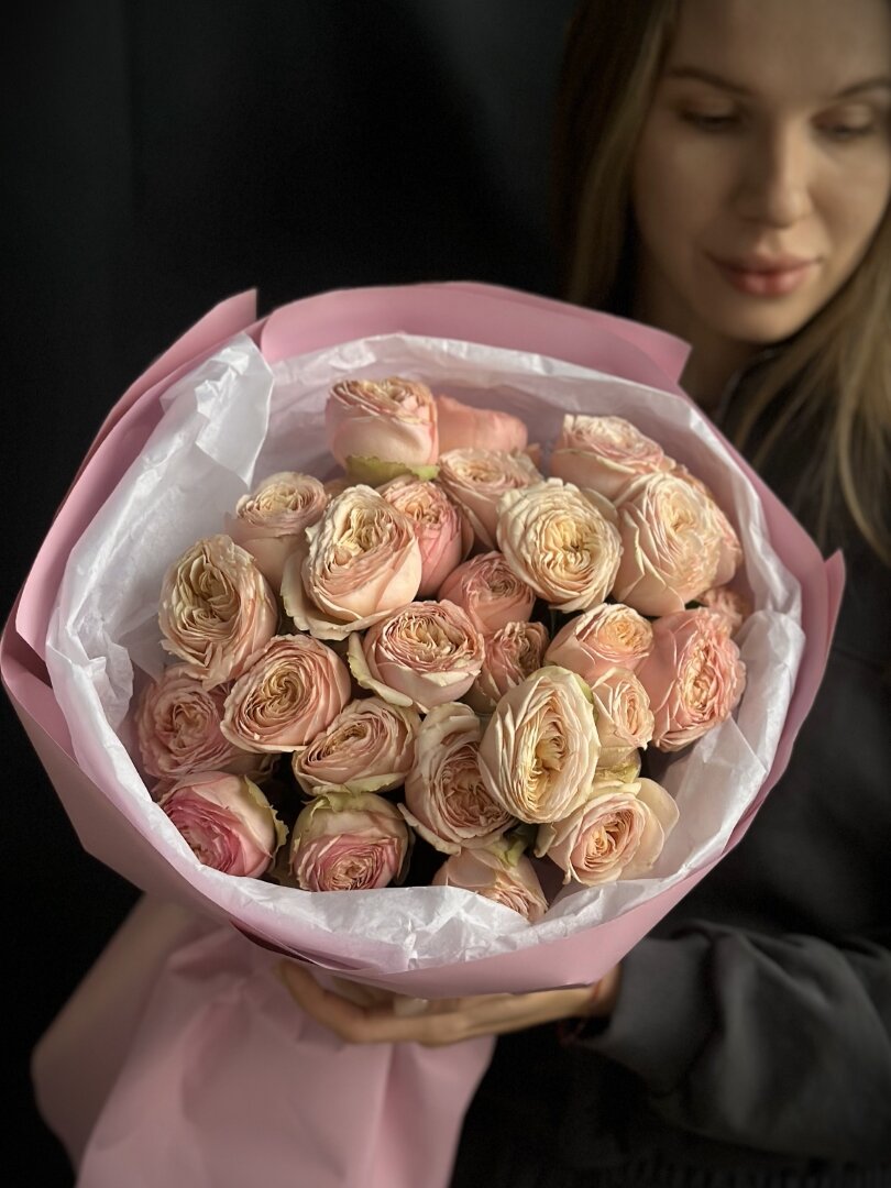 Моно букет живых цветов "Кустовая пионовидная роза желтая" 7шт