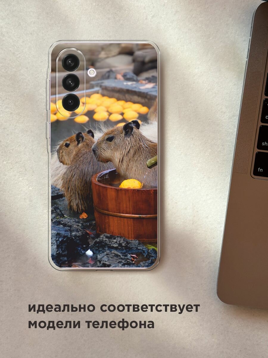 Чехол на Samsung Galaxy A56 5G / Самсунг Галакси А56 5G с принтом "Капибары отмокают" — фото 1