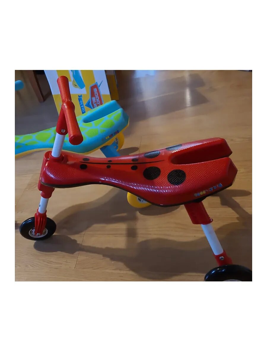 Каталка самокат беговел Божья коровка красный